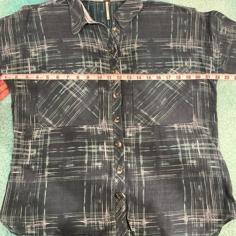 🔥Free People women’s Blue Plaid Shirt🔥